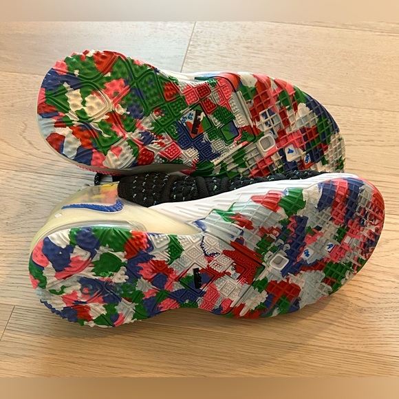 Nike LeBron 18 XVIII (GS) 'James Gang' Basketball Shoes CW2760-002 SIZE 5Y - Picture 6 of 7